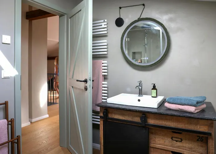 Idyllic Hideaway In The Countryside بيت للعطل